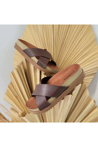 Descrição da Sandália Moleca 5500.215  Chocolate - Chocolate