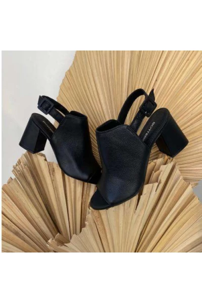 Sandália Anco But 372003 Preta em Couro com Salto Bloco - Preto