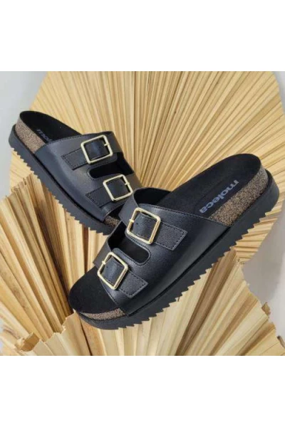 Sandália Moleca 5500.105  Preta, Duas Tiras com Fivela Dourada - Preto