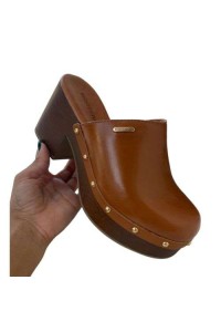 Tamanco Bottero 371302 Caramelo em Couro com Detalhe Dourado e Salto Anabela - Caramelo