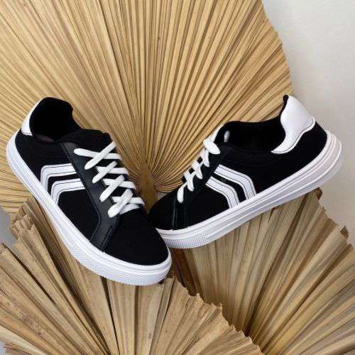 Tênis Moleca 5796.106 Preto com Listras Laterais - Preto